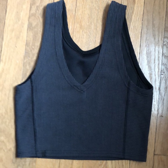 Lululemon ribbed Softstreme cropped tank - Picture 6 of 7